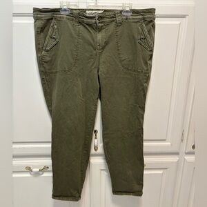 Torrid Cotton Twill Olive Green Stretch Crop Pants Women’s Size 20